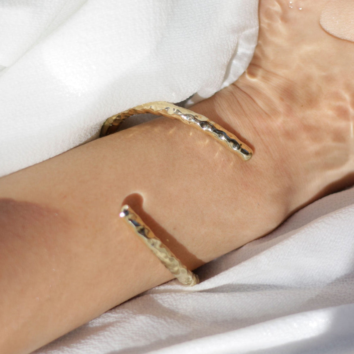 Twisting Bangle